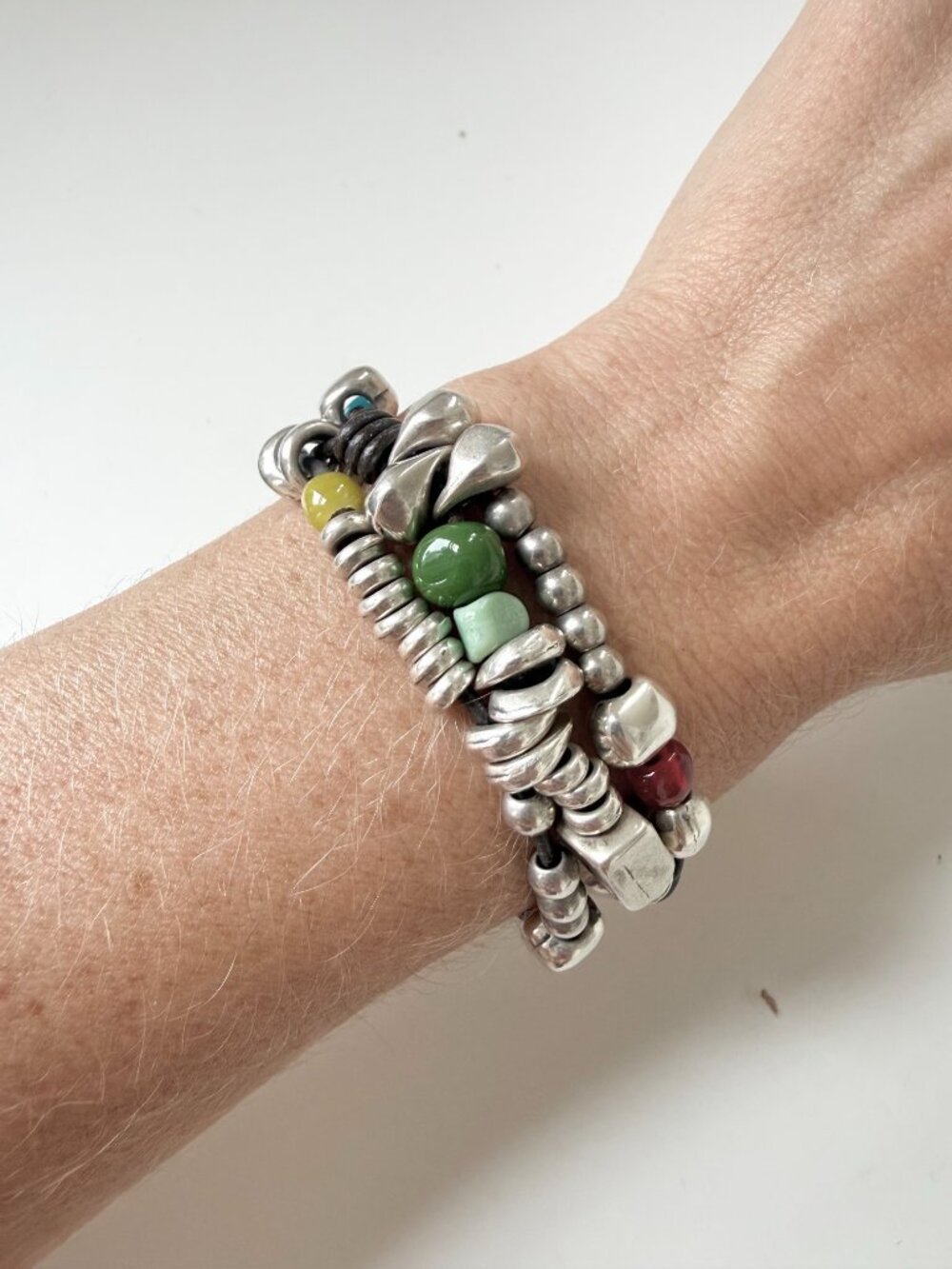 Uno De 50 Beaded Silver Bracelet with Multicolor glass beads - Picture 2 of 4